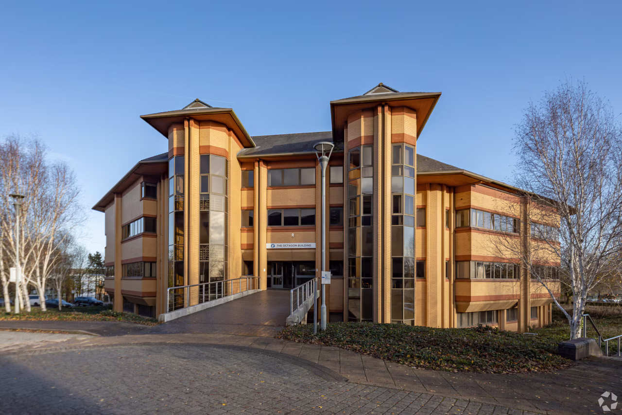 Weston-Rd-Stafford-STS-Impressive-Office-Building-3-LargeHighDefinition.jpg